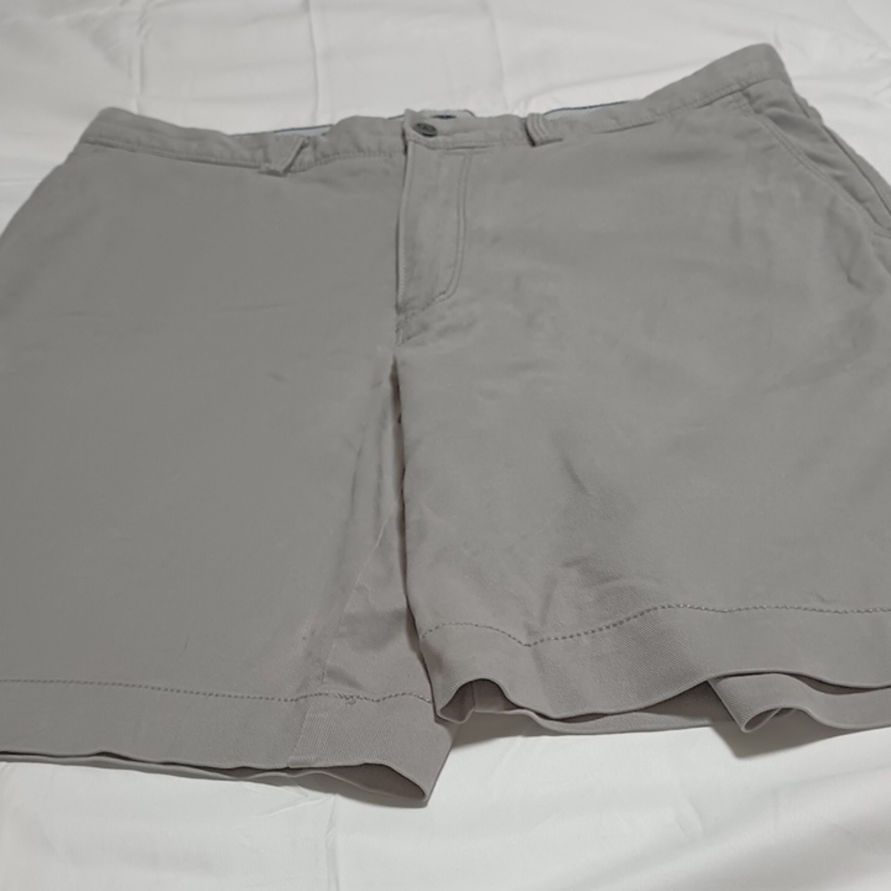 Tommy Bahama Gray Flat Front Men Shorts